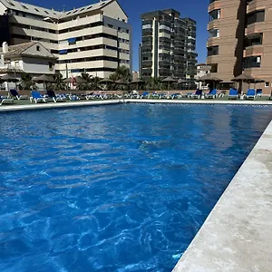 ático Con Piscina Privada E Impresionantes Vistas Al Mar En Apartamento Fuengirola